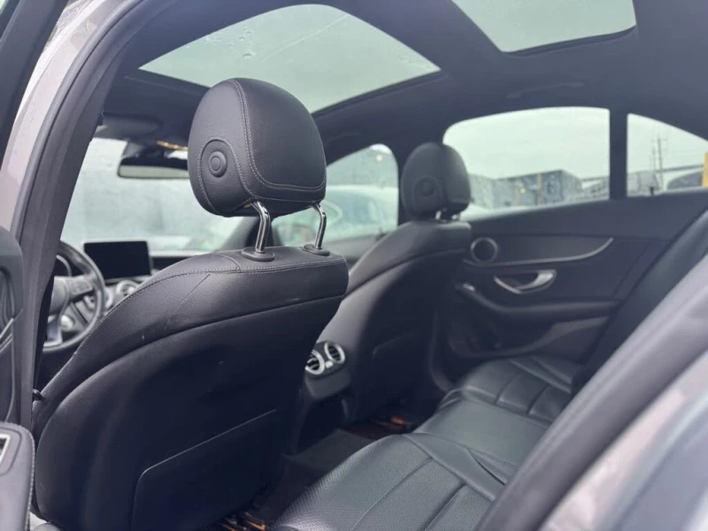 Mercedes-Benz C 300 AMG* MULTIBEAM LED* PANORAMA* KEYLESS* LANE ASSIST, снимка 7 - Автомобили и джипове - 53109491