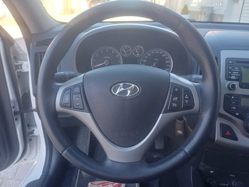 Hyundai I30 1.4 ФЕЙСЛИФТ EVRO5, снимка 14 - Автомобили и джипове - 53041990