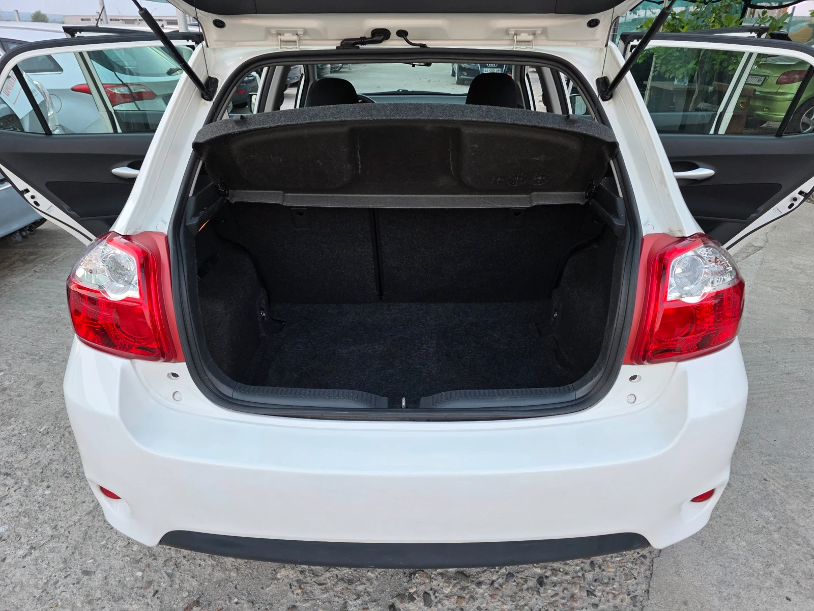 Toyota Auris 1.6 VVTI FaceLift Navi Evro 5 - изображение 10