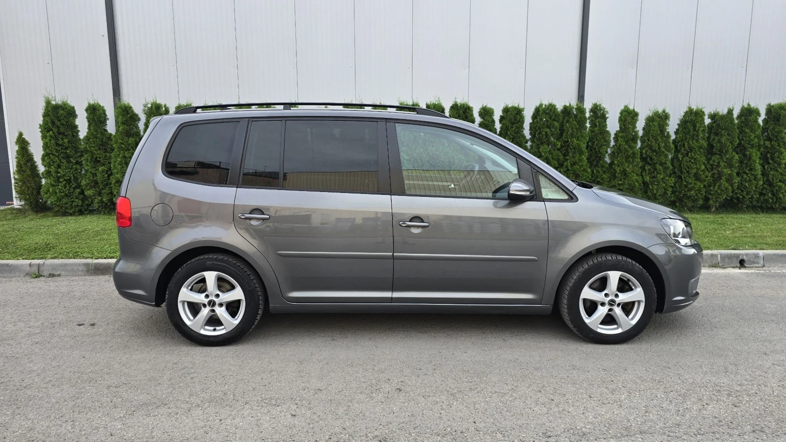 VW Touran 2.0tdi 140k.c* 6+ 1места* Евро5* ЛИЗИНГ - изображение 4
