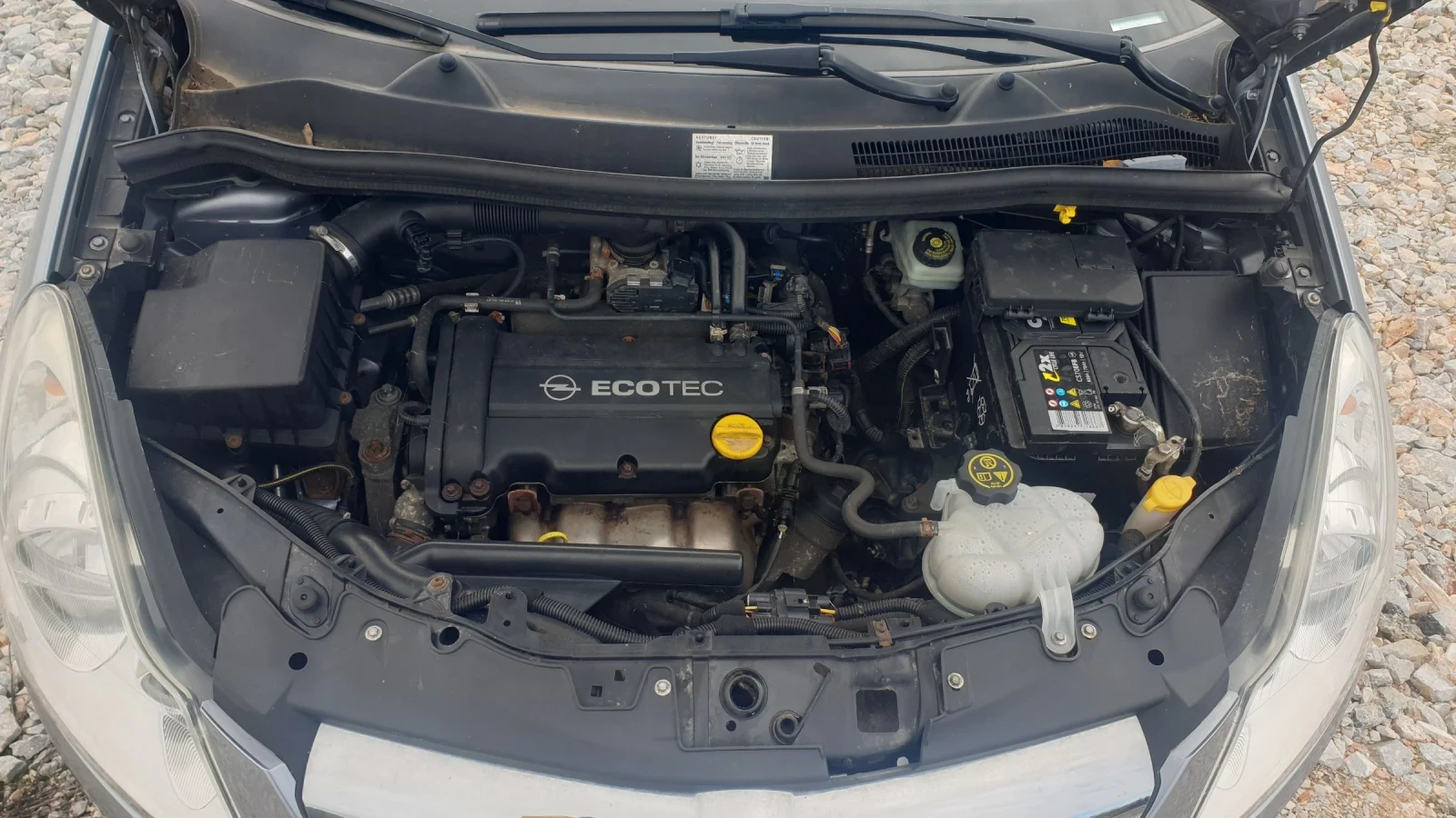 Opel Corsa 1.2 - изображение 8