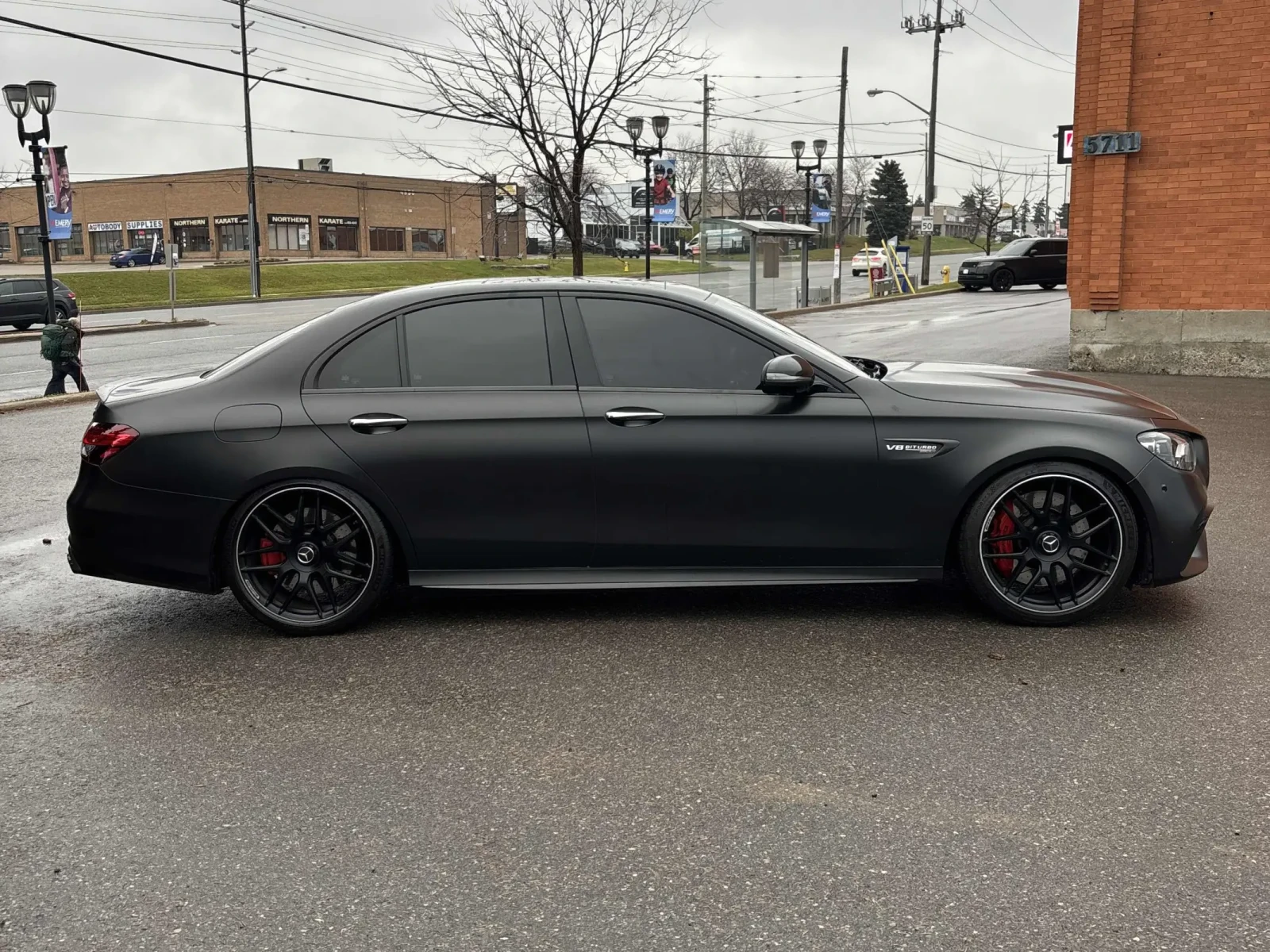 Mercedes-Benz E 63 AMG * CARFAX * БЕЗ ПЪРВОНАЧАЛНА ВНОСКА - изображение 4