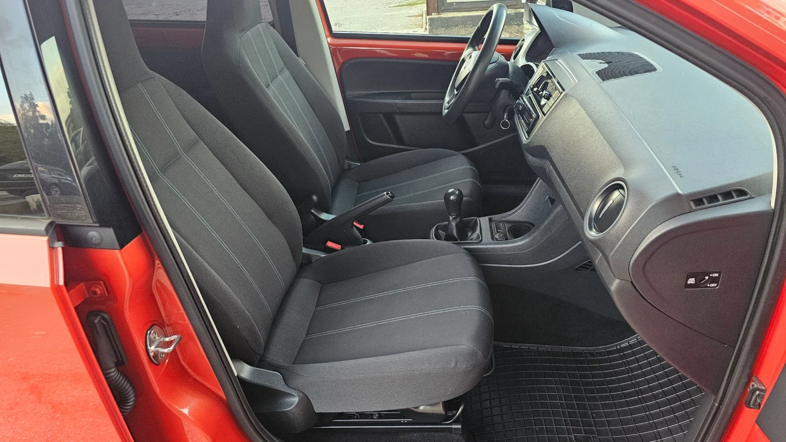 VW Up 1.0 | Mobile.bg   10