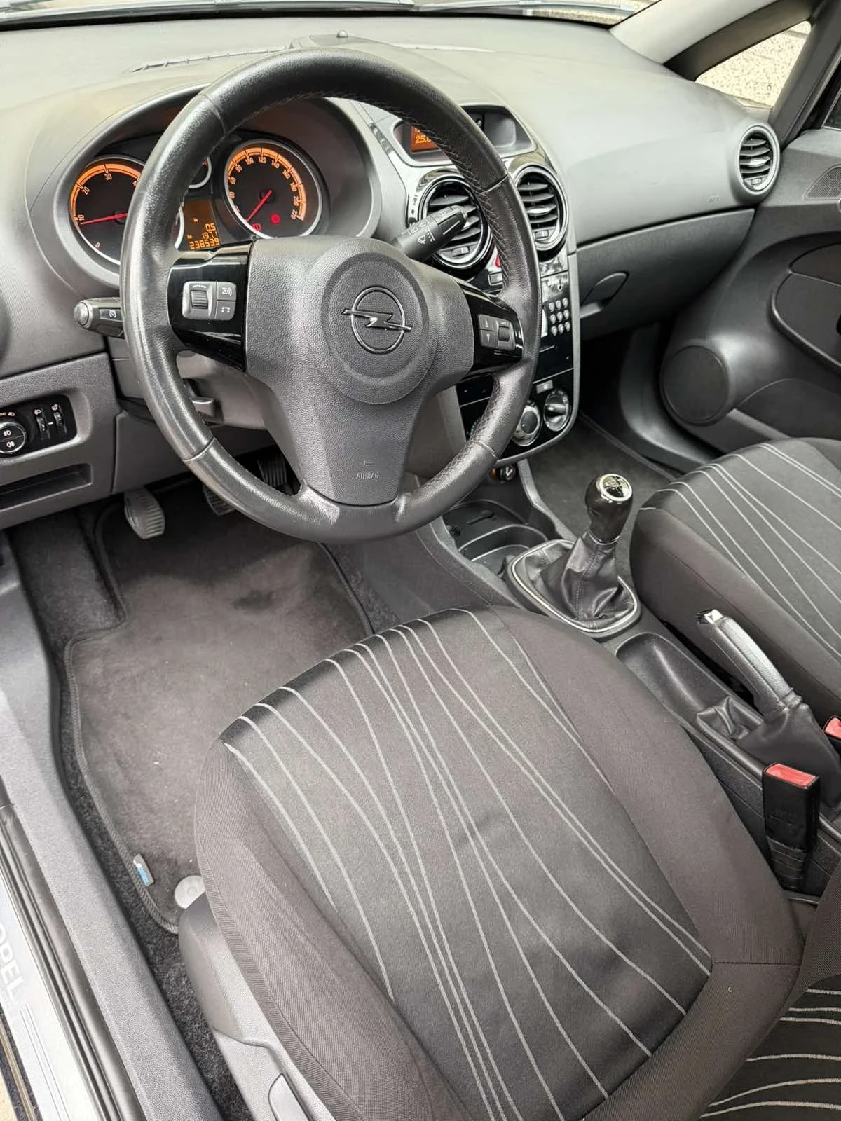 Opel Corsa  - изображение 7