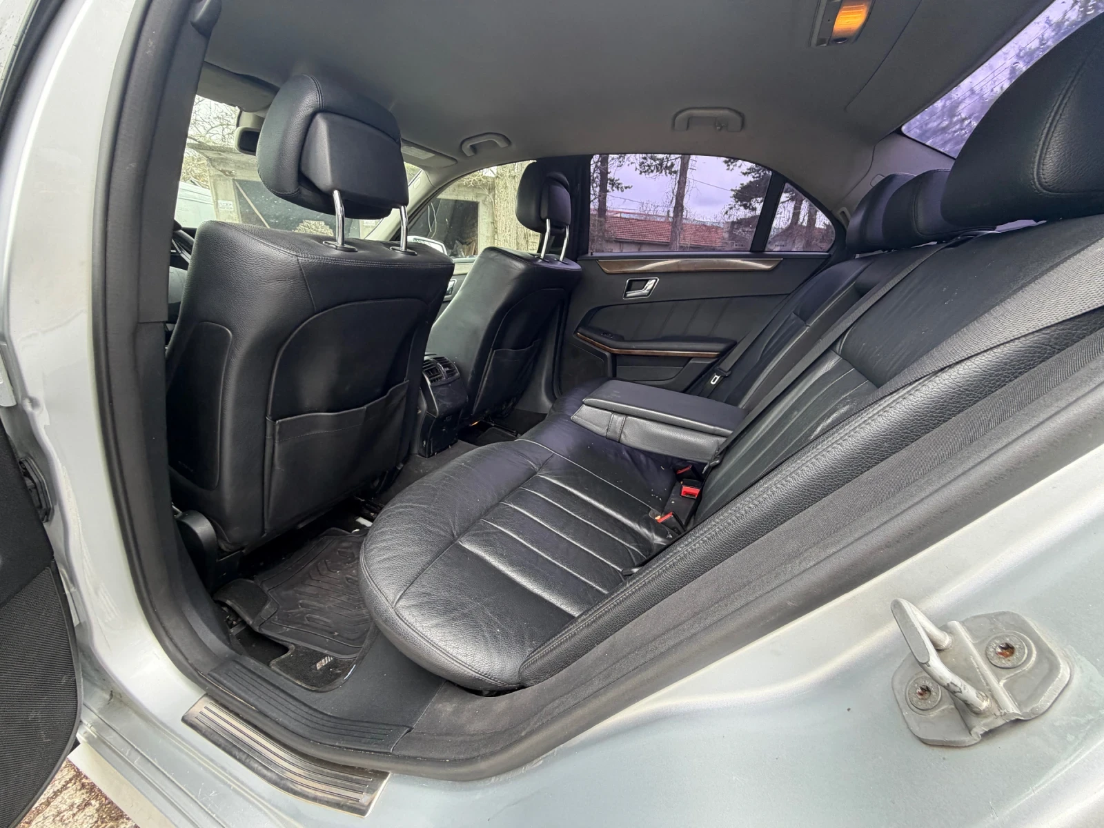 Mercedes-Benz E 220 ШОК* ЦЕНА* 2.2CDI* КОЖА* NAVI* , снимка 9 - Автомобили и джипове - 53894060