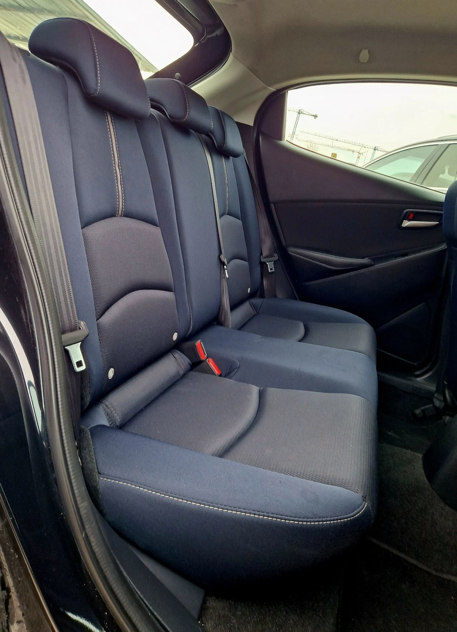 Mazda 2 Без забележки / Лизинг / Бартер , снимка 16 - Автомобили и джипове - 53967073