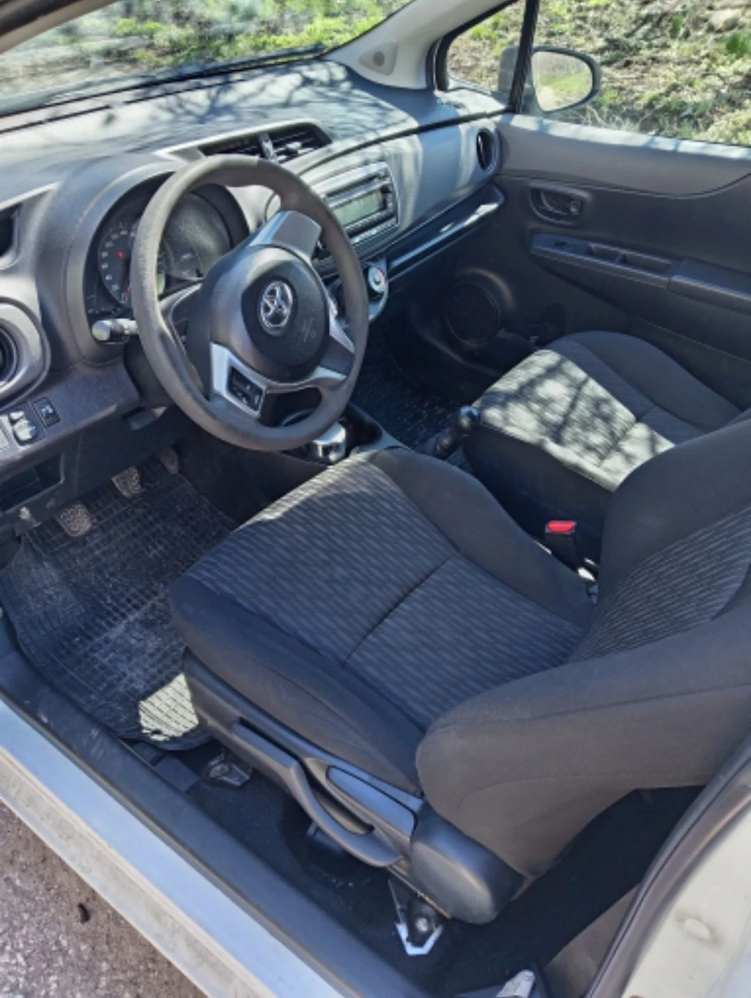 Toyota Yaris 1.0 vvti, снимка 2 - Автомобили и джипове - 54099390