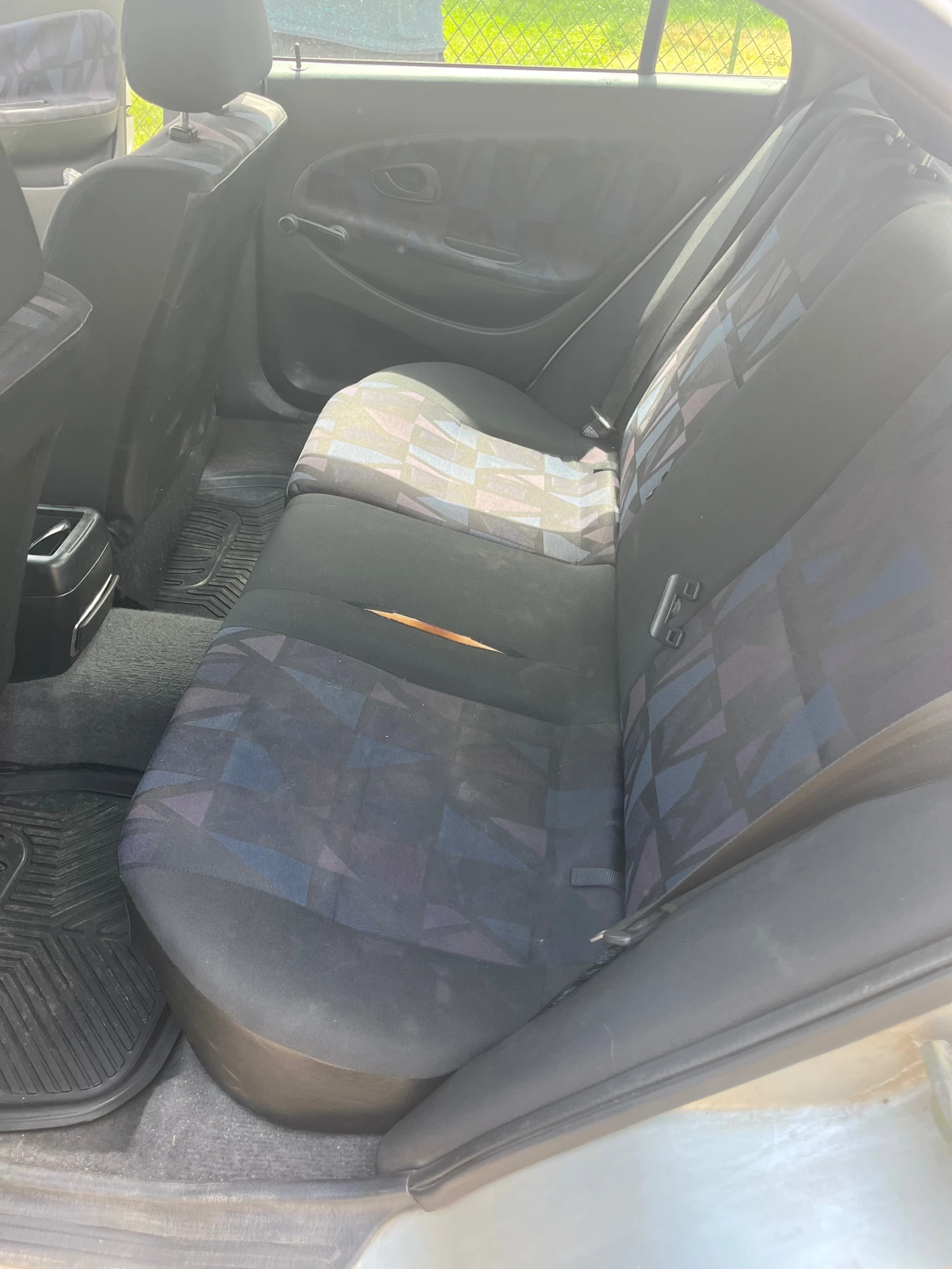 Mitsubishi Carisma, снимка 5 - Автомобили и джипове - 54957713