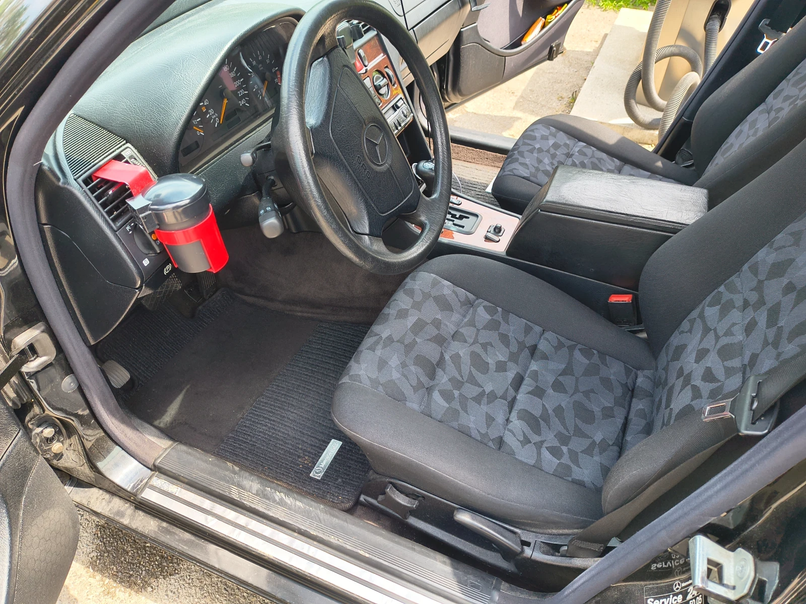 Mercedes-Benz C 180, снимка 16 - Автомобили и джипове - 55012242