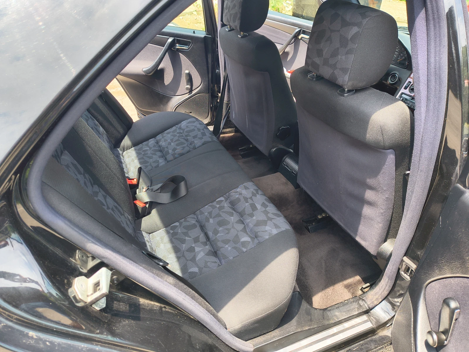 Mercedes-Benz C 180, снимка 7 - Автомобили и джипове - 55012242