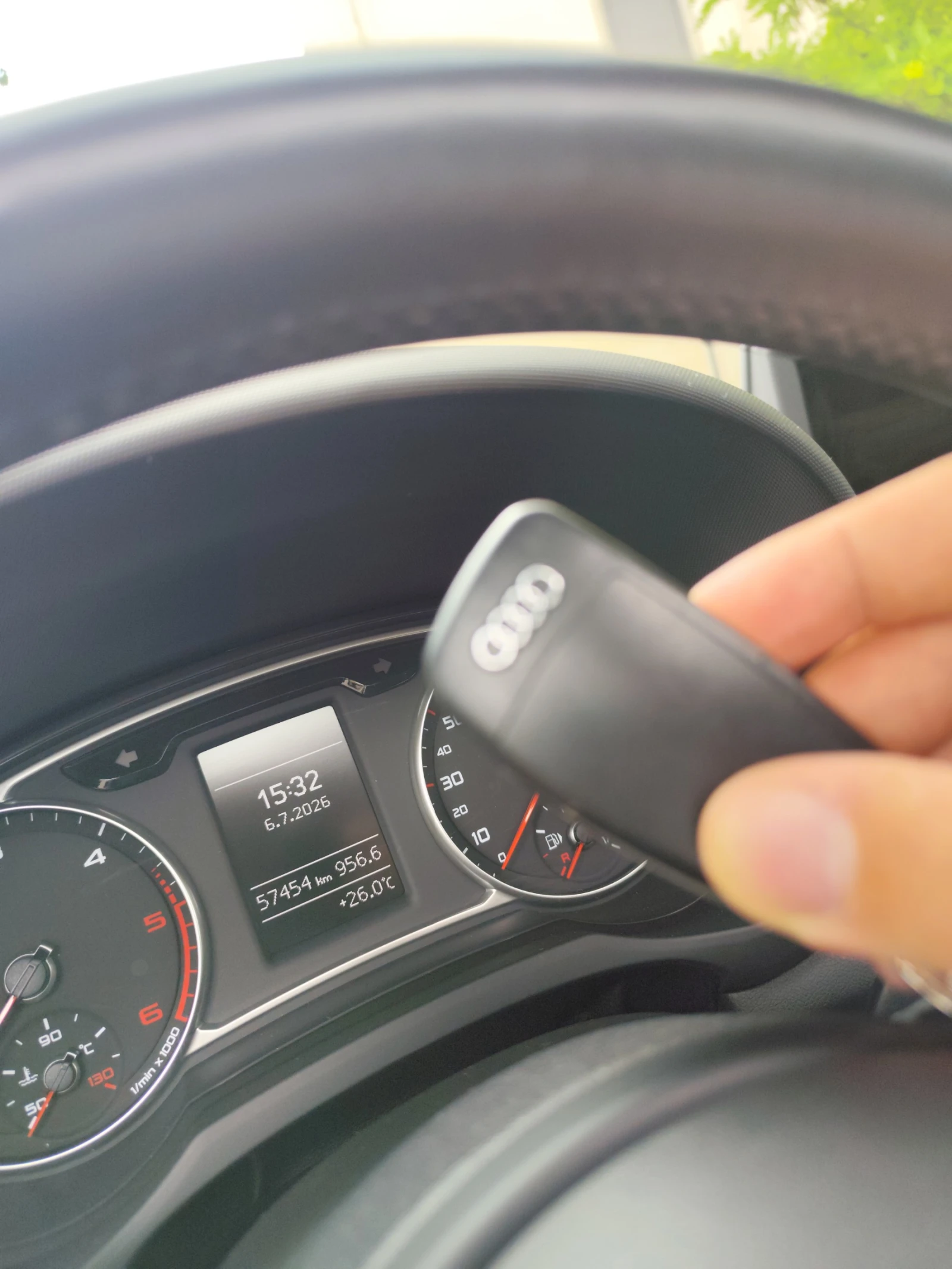 Audi A1 1.6, ЕДИНСТВЕН СОБСТВЕНИК, ГАРАЖНА, ОТ ФРАНЦИЯ, снимка 9 - Автомобили и джипове - 55226664