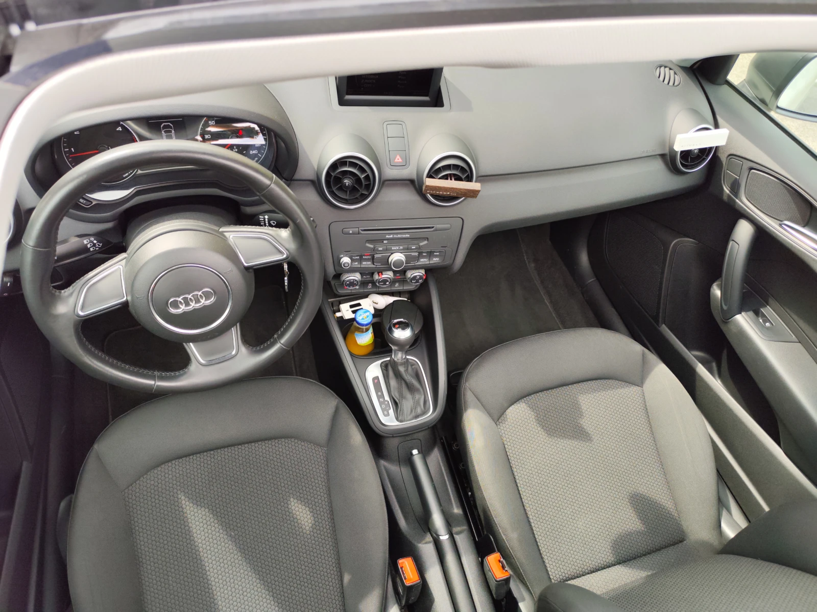 Audi A1 1.6, ЕДИНСТВЕН СОБСТВЕНИК, ГАРАЖНА, ОТ ФРАНЦИЯ, снимка 17 - Автомобили и джипове - 55226664