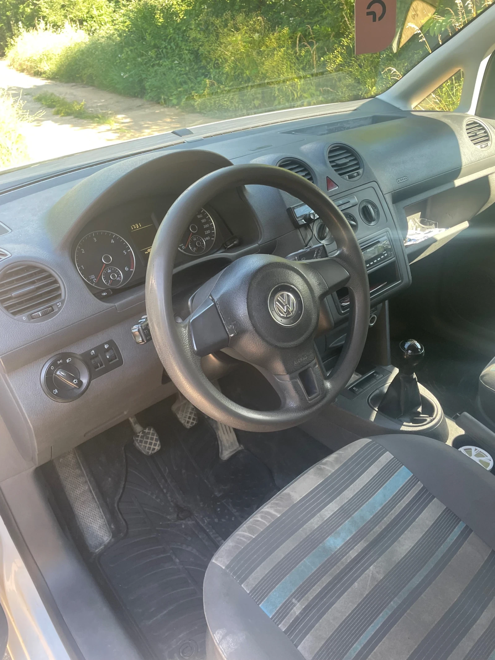 VW Caddy, снимка 9 - Автомобили и джипове - 55156540
