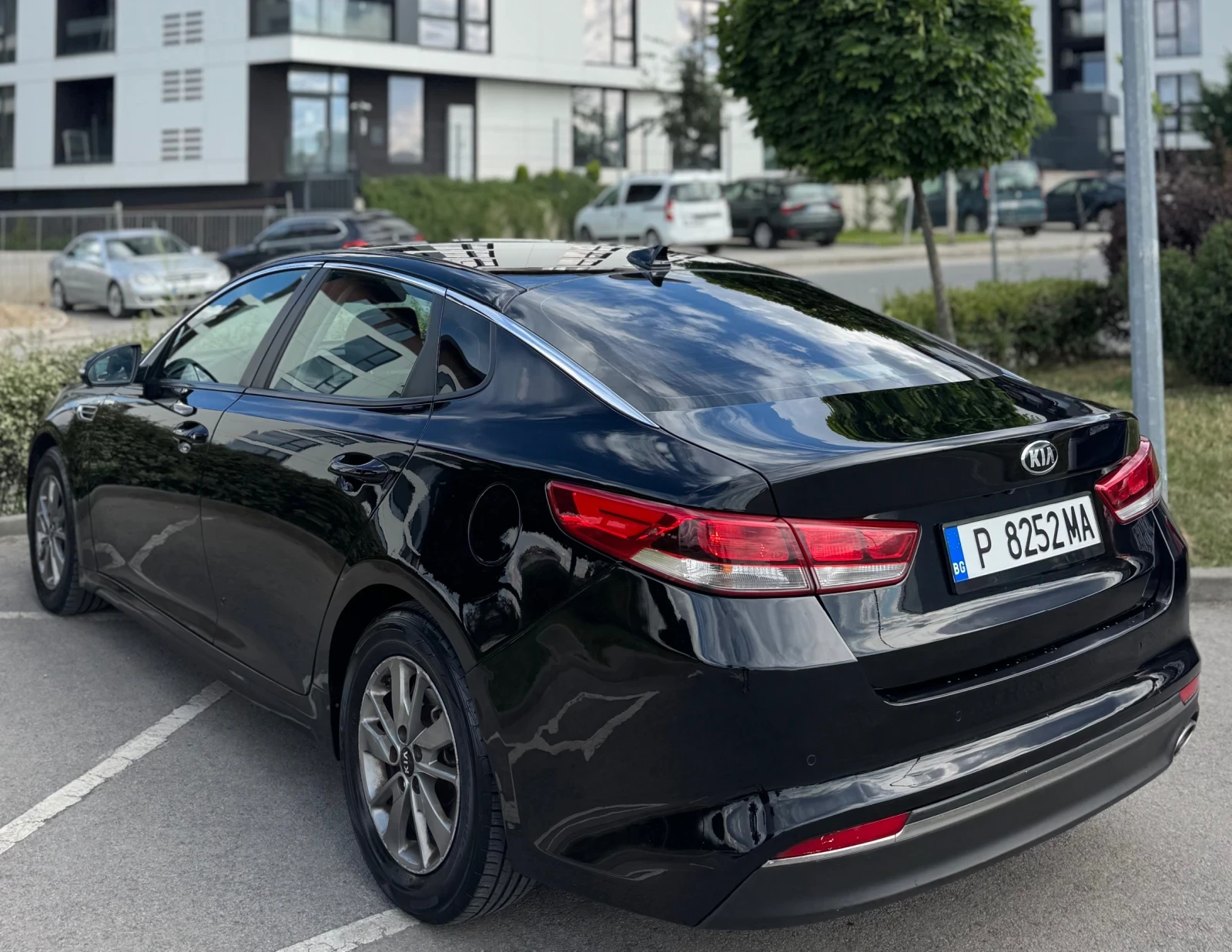 Kia Optima 1.7* Full Led, снимка 10 - Автомобили и джипове - 55291945