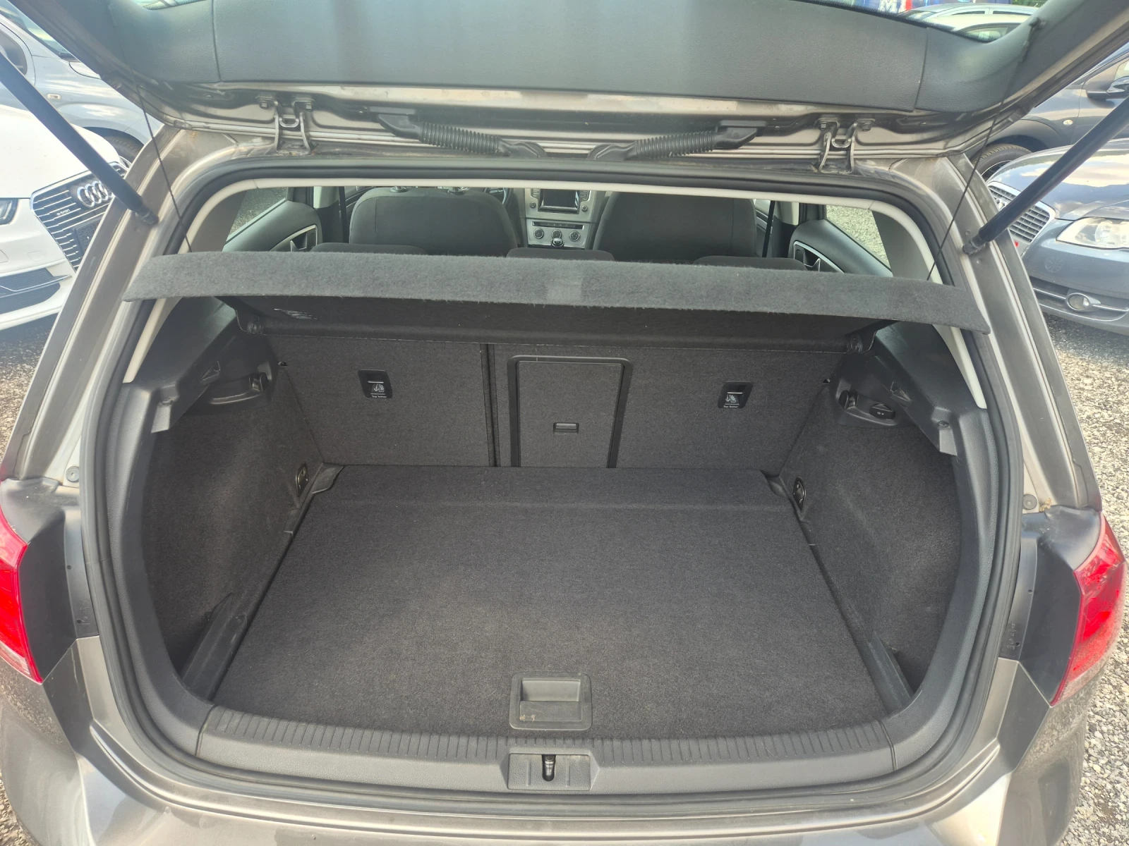 VW Golf VII - 110к.с. ТОП състояние, снимка 14 - Автомобили и джипове - 55324438