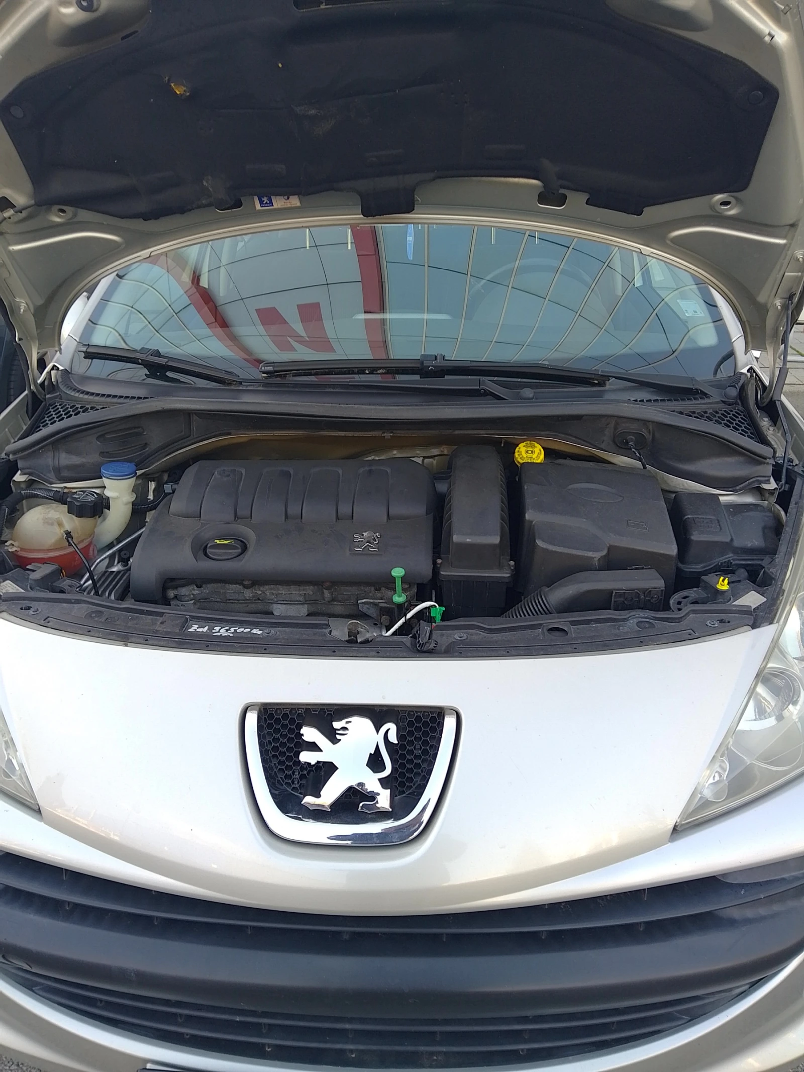 Peugeot 207 1.4 бензин/газ, снимка 4 - Автомобили и джипове - 55401168