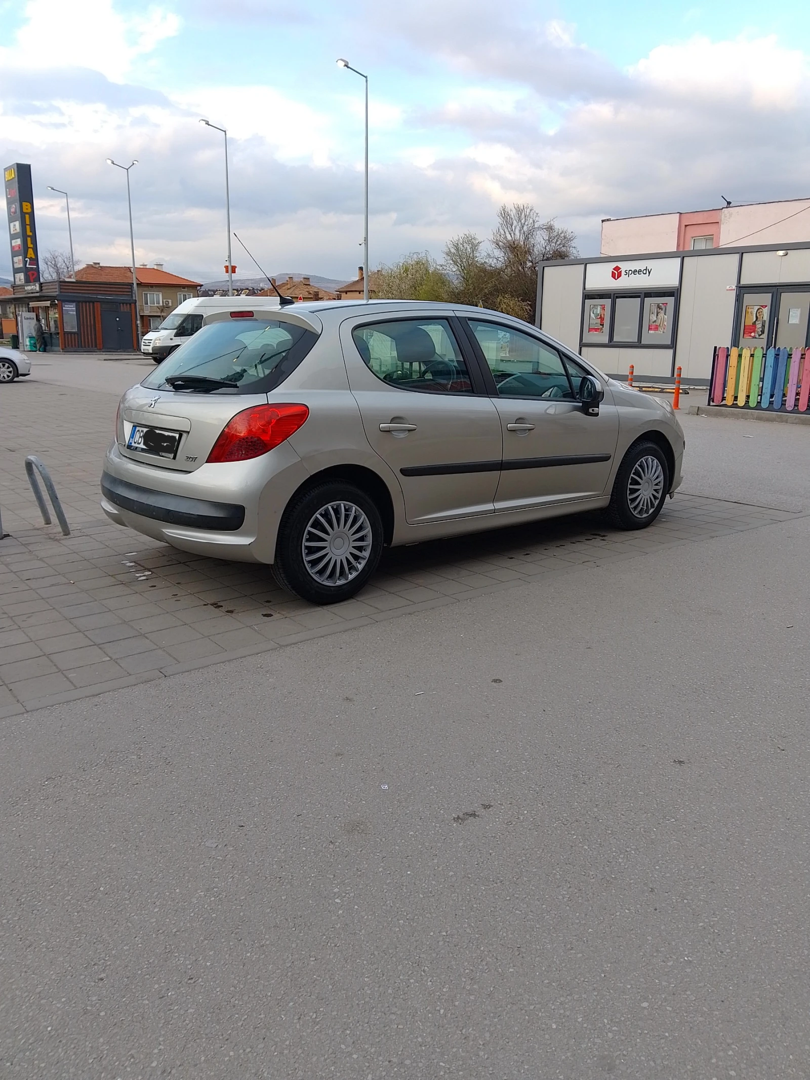 Peugeot 207 1.4 бензин/газ, снимка 2 - Автомобили и джипове - 55401168