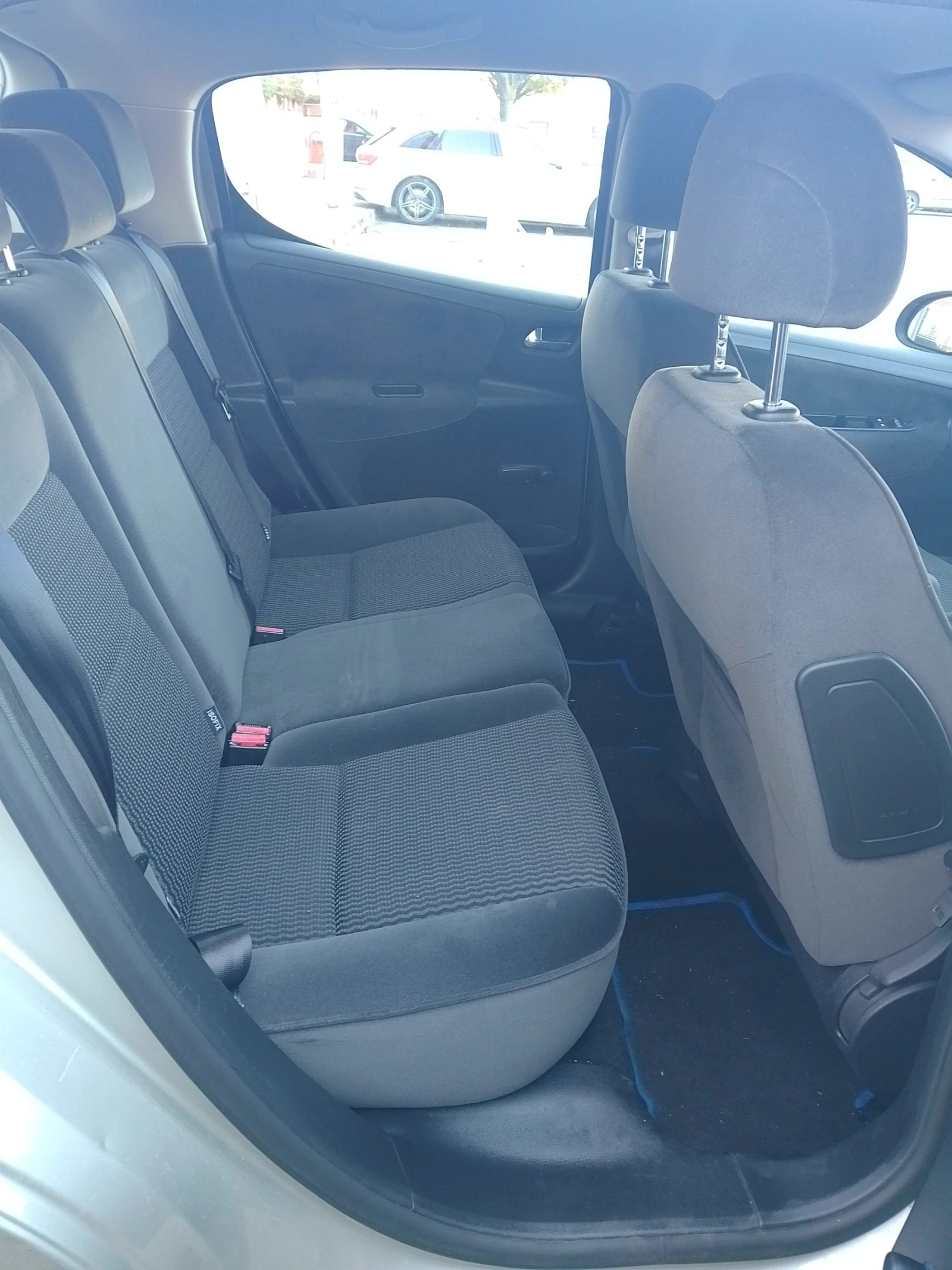 Peugeot 207 1.4 бензин/газ, снимка 16 - Автомобили и джипове - 55401168