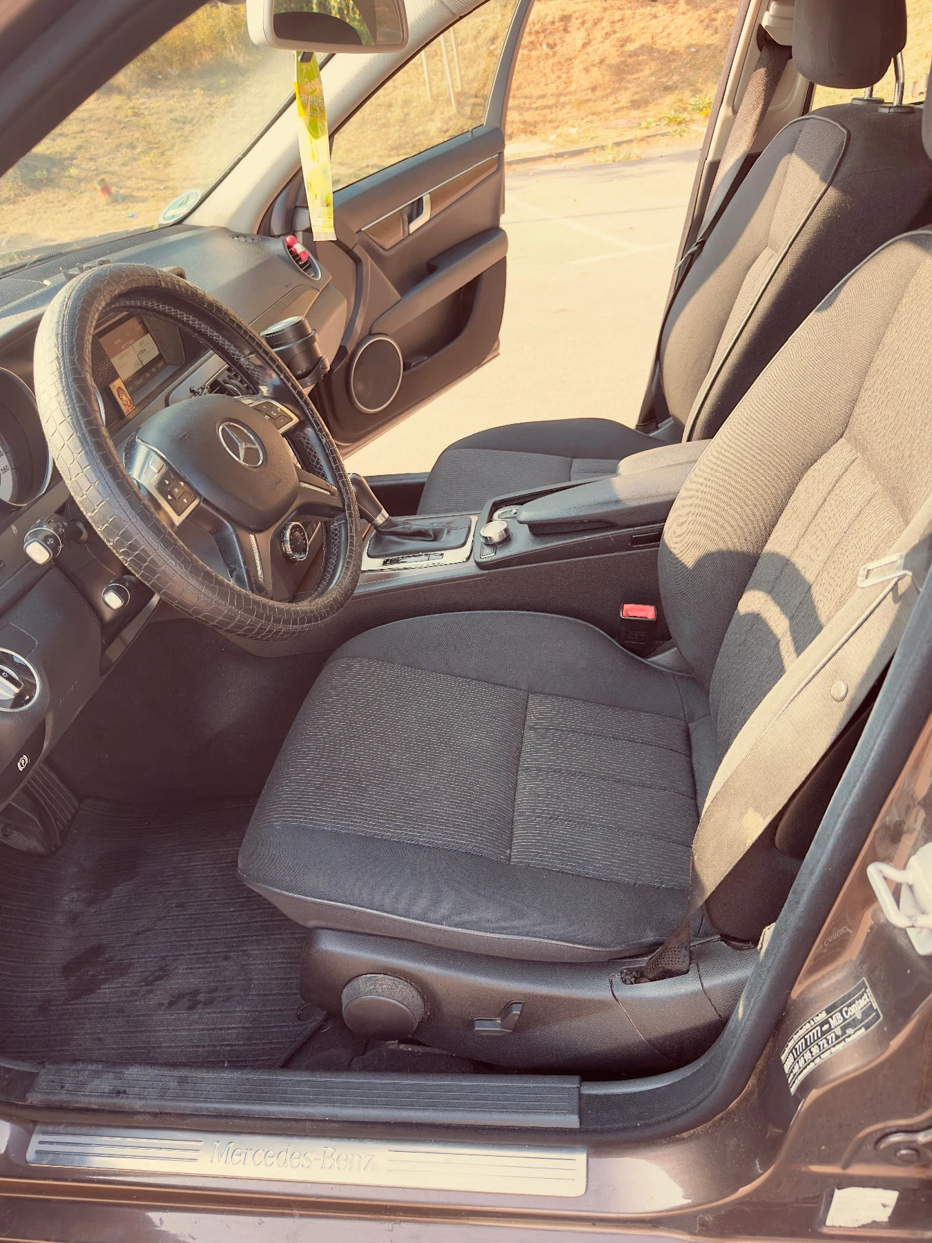 Mercedes-Benz C 200, снимка 3 - Автомобили и джипове - 55605811