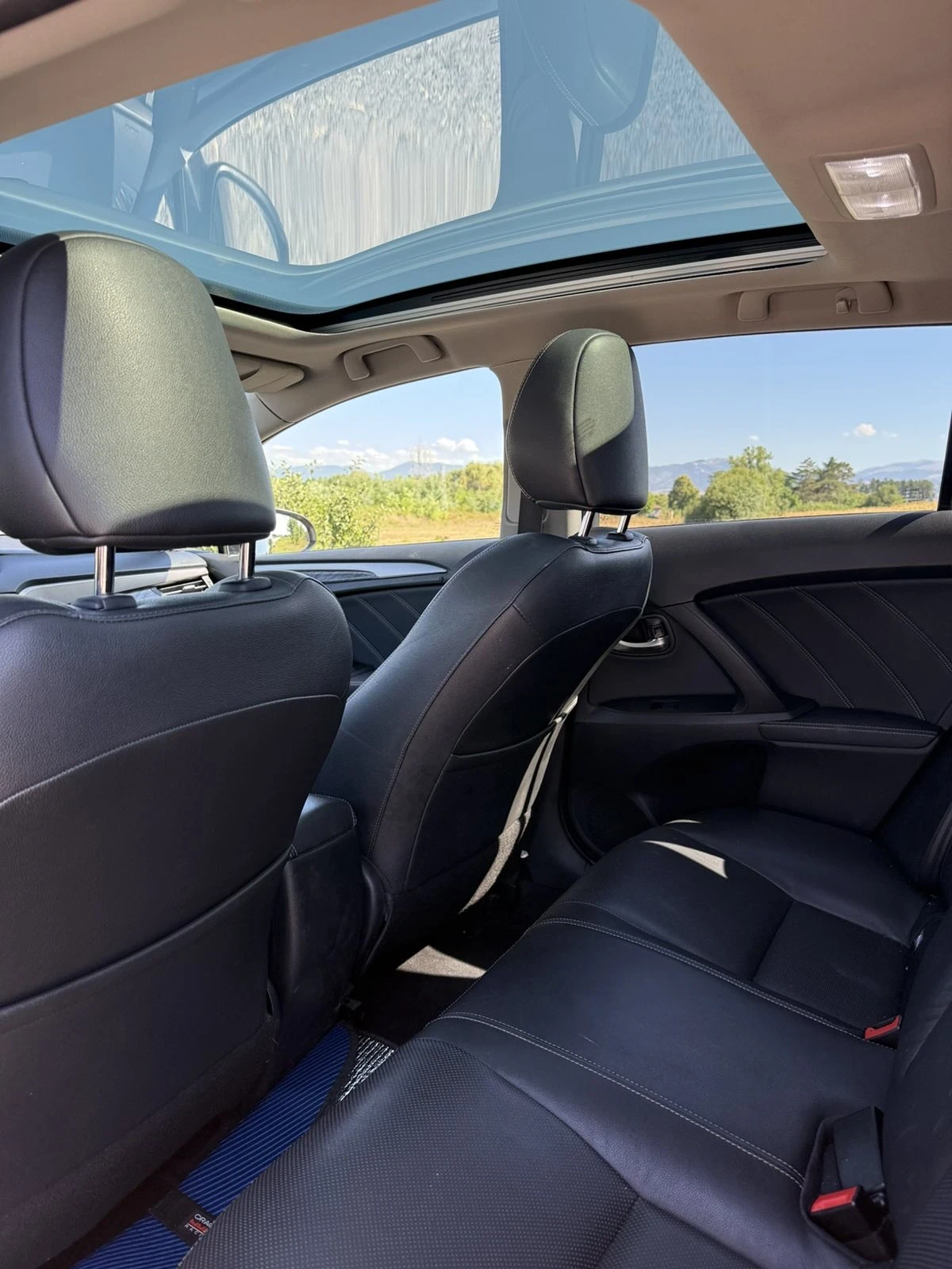 Toyota Avensis, снимка 13 - Автомобили и джипове - 55682758