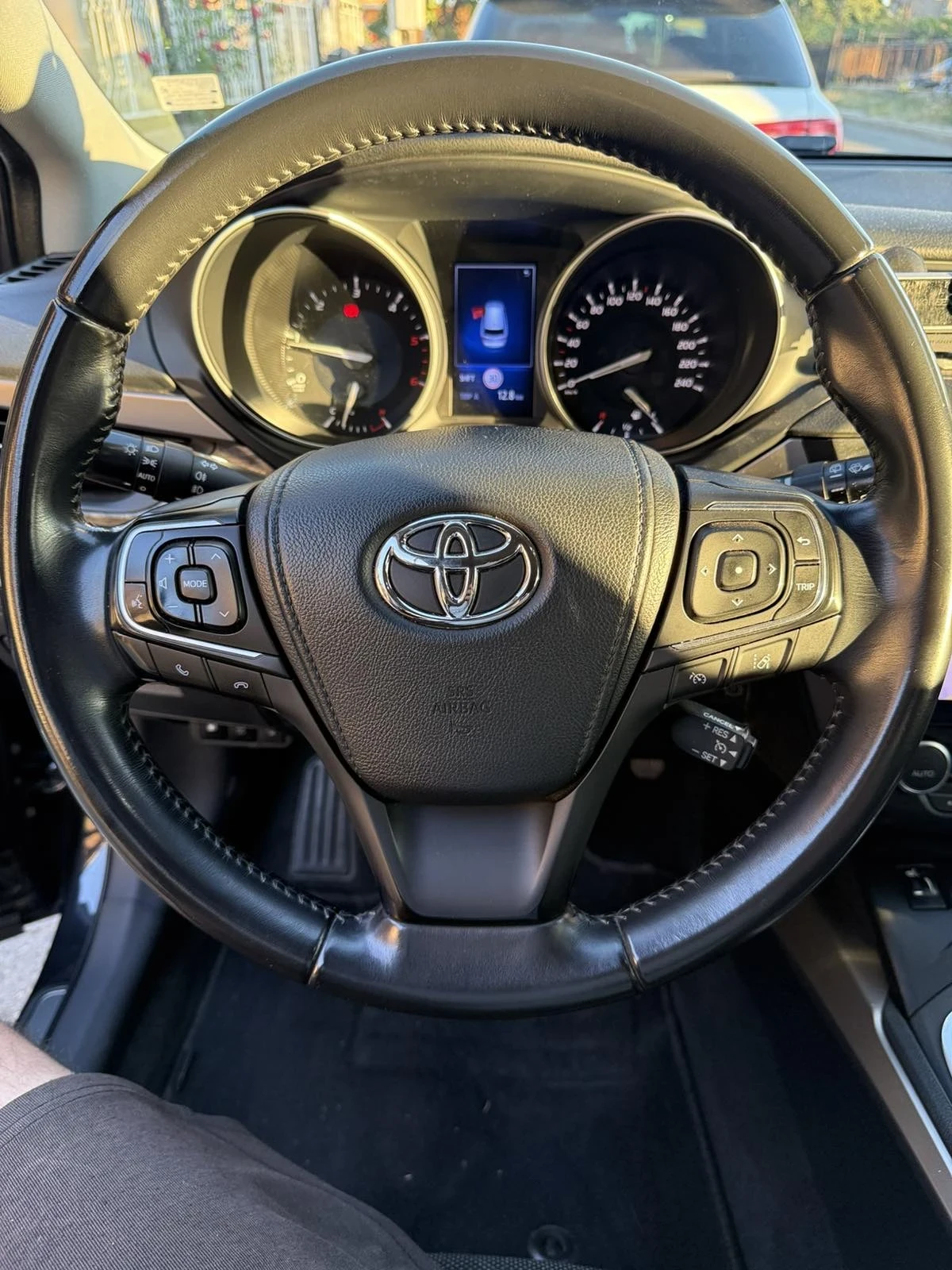 Toyota Avensis, снимка 10 - Автомобили и джипове - 55682758