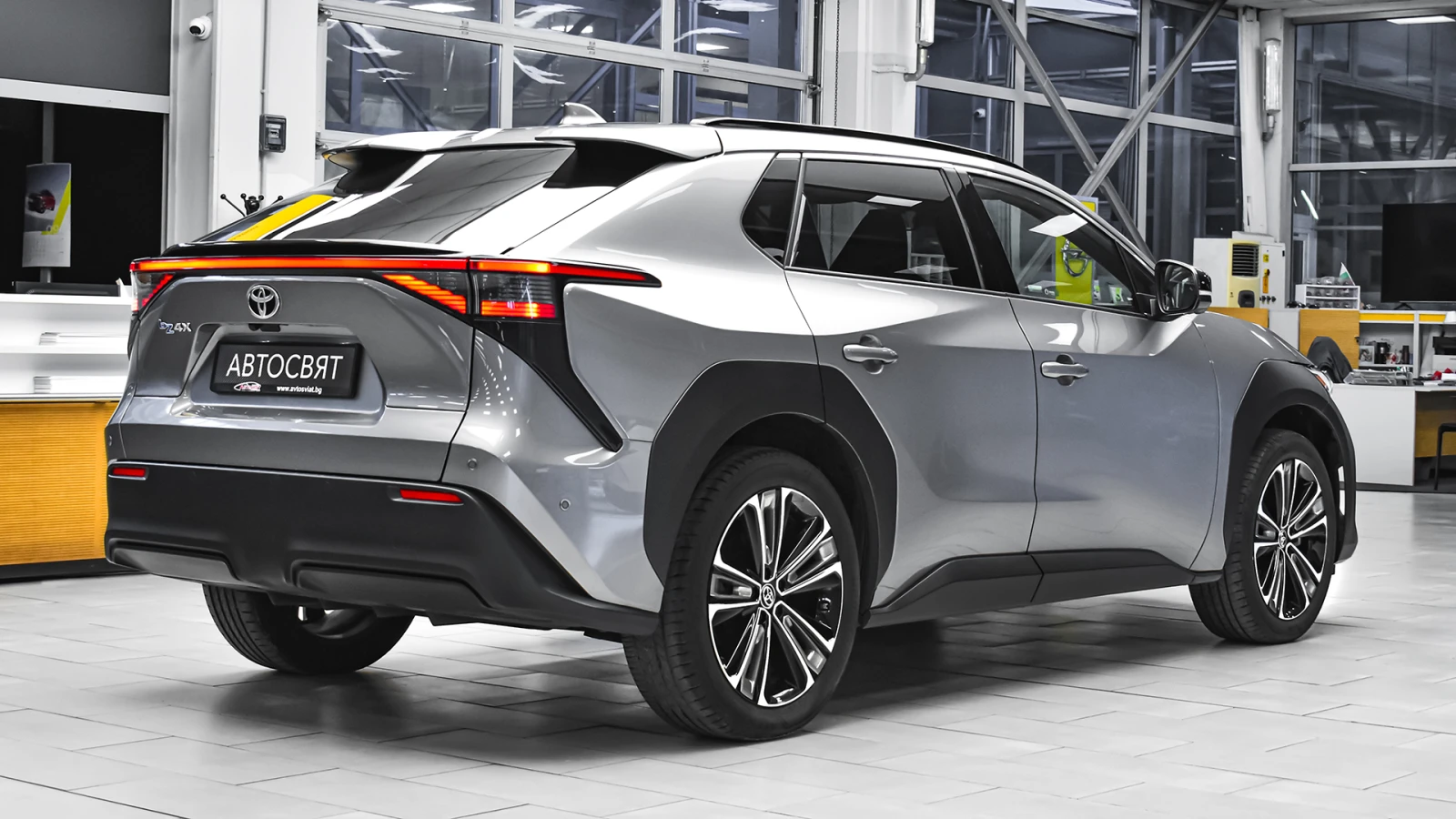 Toyota bZ4X Executive 71.4 kWh BEV 4x4, снимка 6 - Автомобили и джипове - 56131813