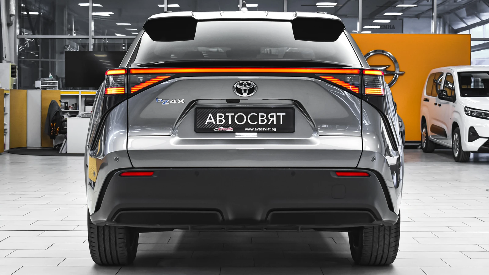 Toyota bZ4X Executive 71.4 kWh BEV 4x4, снимка 3 - Автомобили и джипове - 56131813