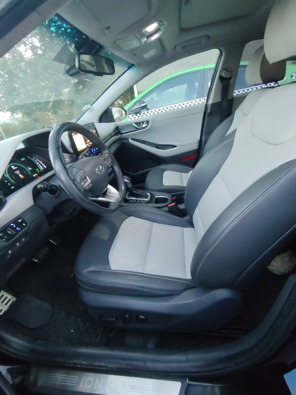 Hyundai Ioniq PLUG-IN, Premium, снимка 8 - Автомобили и джипове - 56334532
