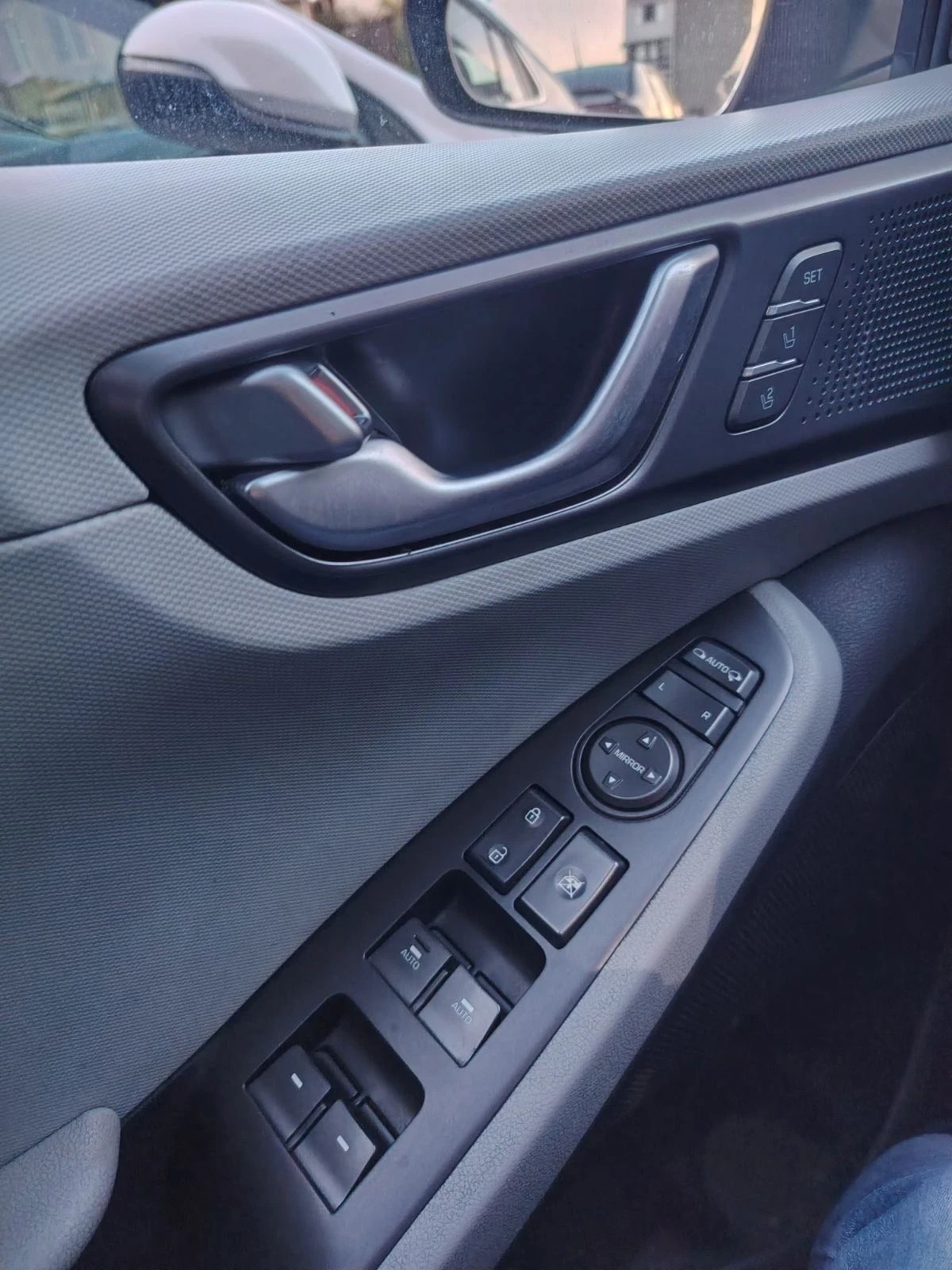 Hyundai Ioniq PLUG-IN, Premium, снимка 12 - Автомобили и джипове - 56334532