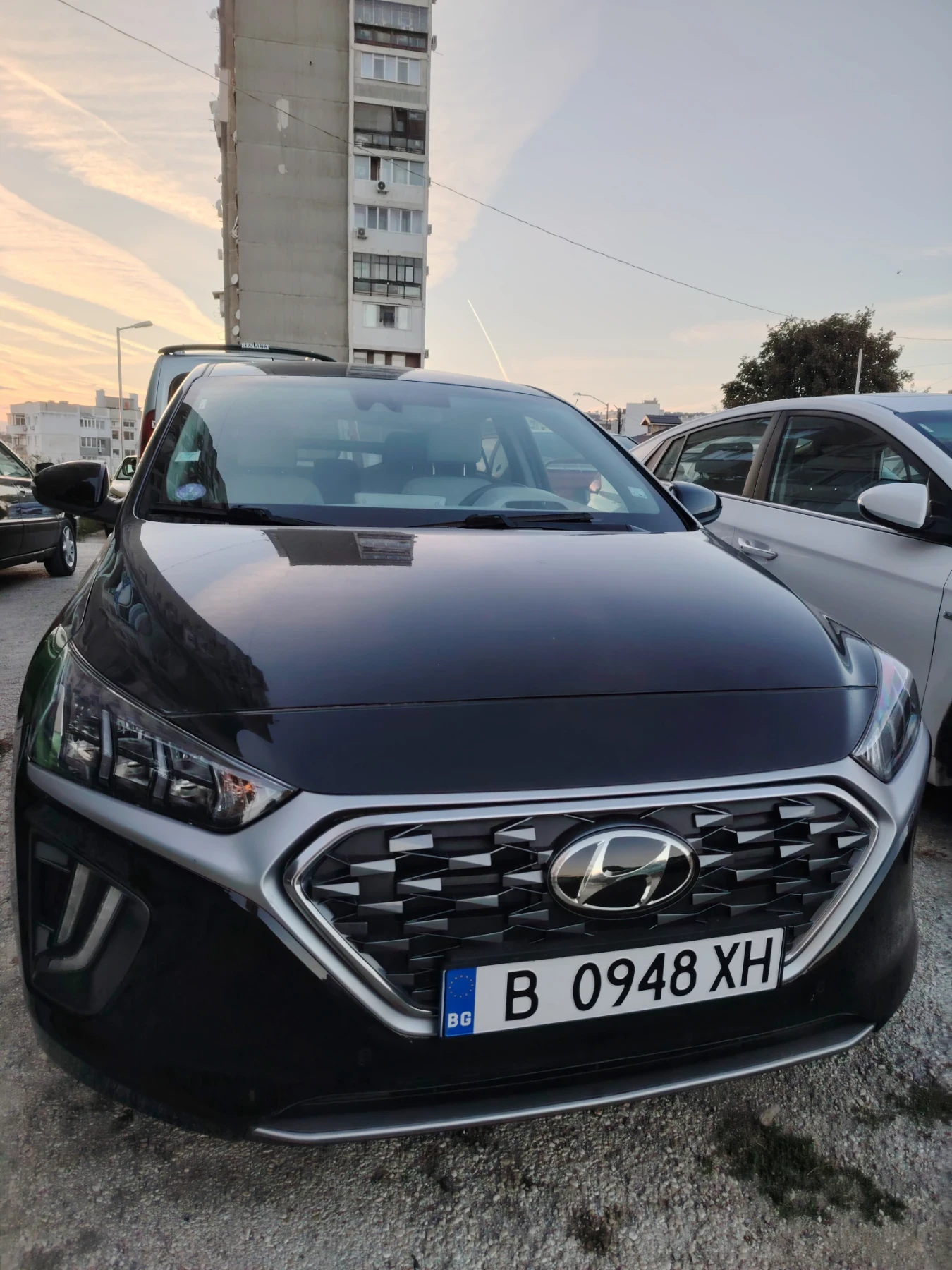 Hyundai Ioniq PLUG-IN, Premium, снимка 2 - Автомобили и джипове - 56334532