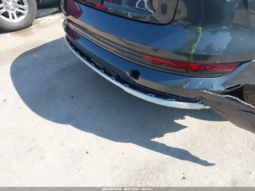Audi E-Tron Premium Plus, снимка 6 - Автомобили и джипове - 56405821