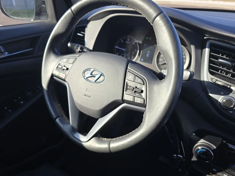 Hyundai Tucson 2.0CRDi/4X4/* 123000km* ГЕРМАНИЯ* ФУЛ, снимка 12 - Автомобили и джипове - 52747743