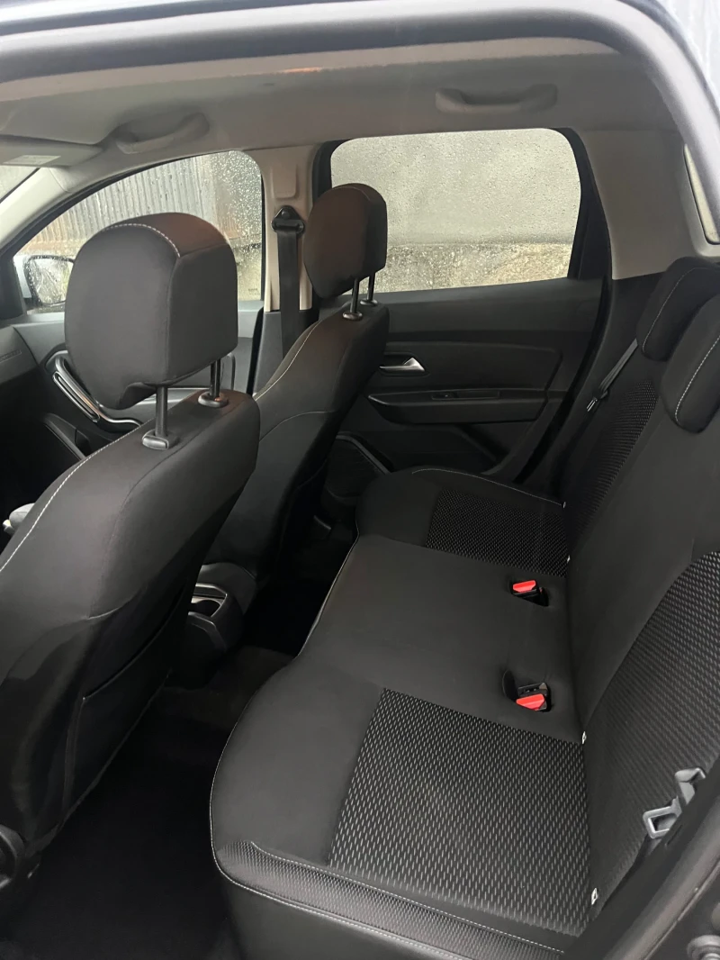 Dacia Duster, снимка 12 - Автомобили и джипове - 53486532