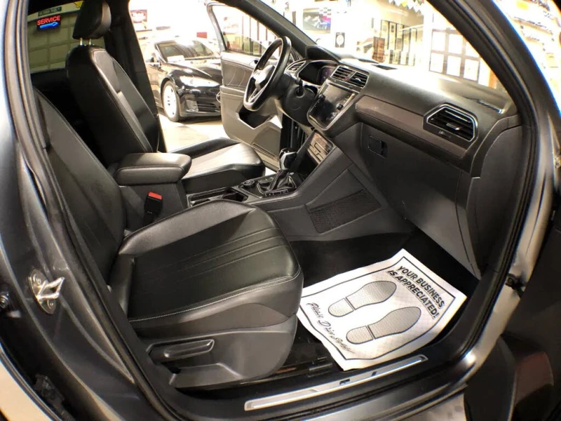 VW Tiguan Comfortline R-Line Black 4 MOTION, снимка 7 - Автомобили и джипове - 53522312