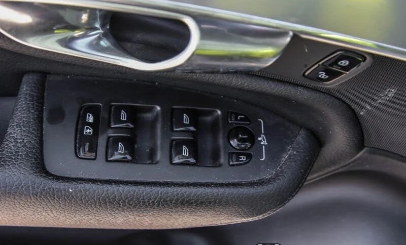 Volvo Xc90 2.0 T5 Momentum 4X4, снимка 9 - Автомобили и джипове - 55056992