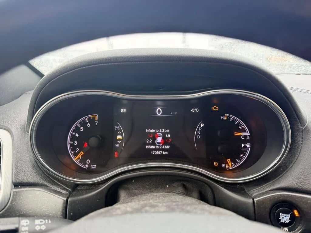 Jeep Grand cherokee Sterling Edition 5.7L| KEYLESS| ПАМЕТ| CARFAX| , снимка 11 - Автомобили и джипове - 54126055