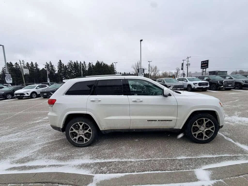 Jeep Grand cherokee Sterling Edition 5.7L| KEYLESS| ПАМЕТ| CARFAX| , снимка 4 - Автомобили и джипове - 54126055