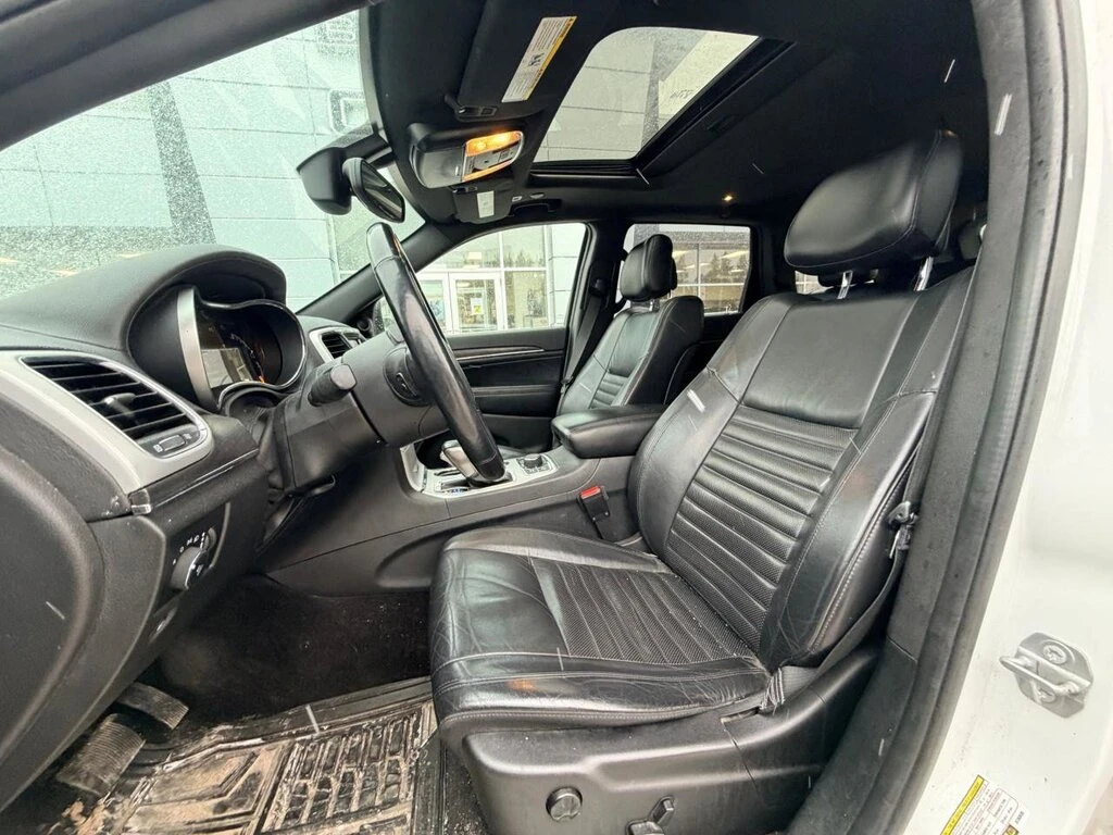 Jeep Grand cherokee Sterling Edition 5.7L| KEYLESS| ПАМЕТ| CARFAX| , снимка 8 - Автомобили и джипове - 54126055