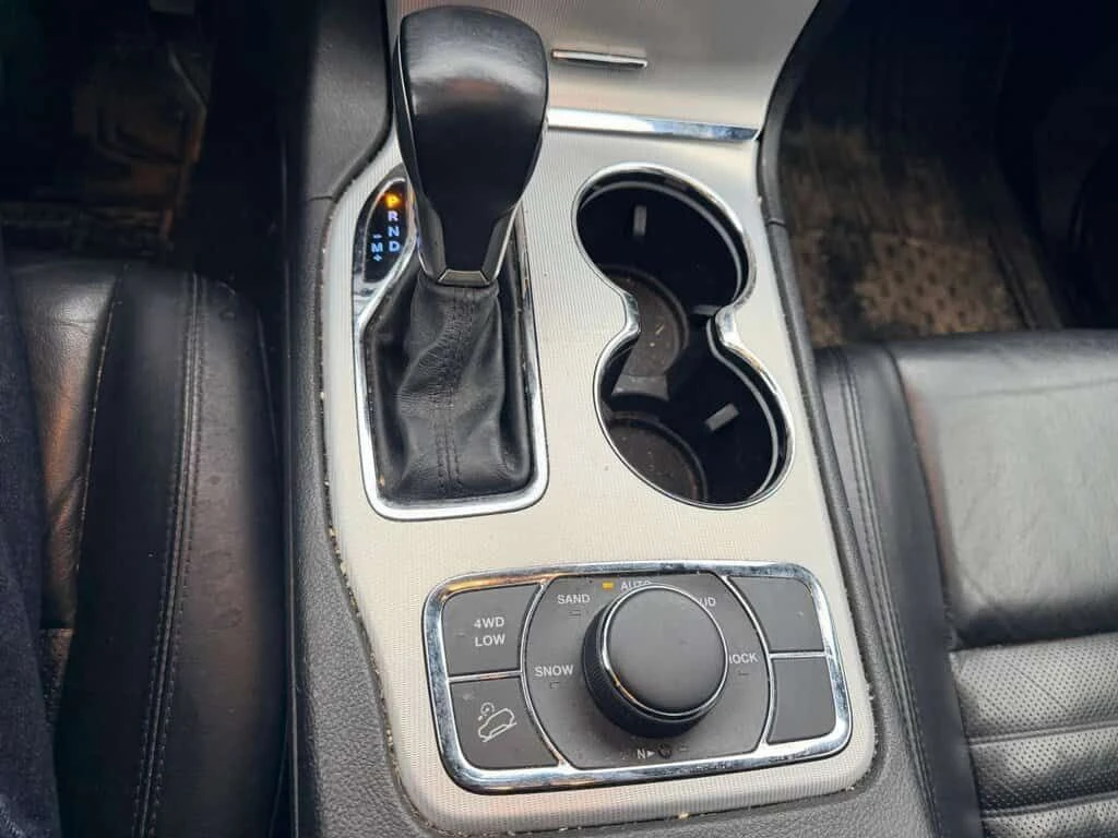 Jeep Grand cherokee Sterling Edition 5.7L| KEYLESS| ПАМЕТ| CARFAX| , снимка 14 - Автомобили и джипове - 54126055