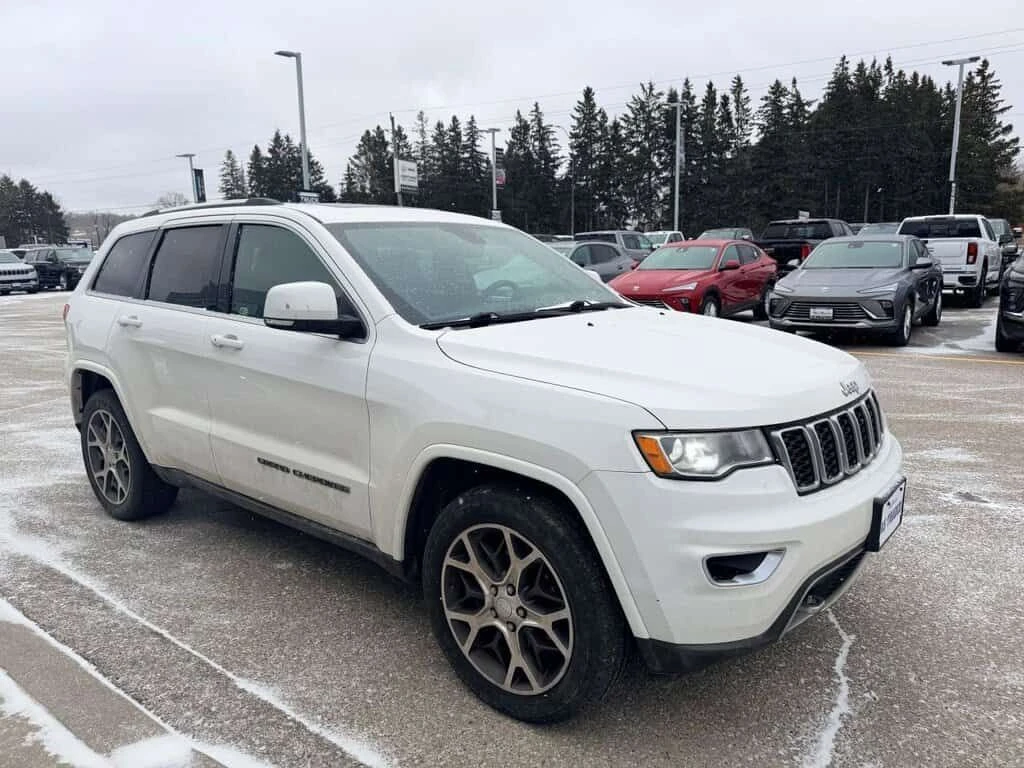 Jeep Grand cherokee Sterling Edition 5.7L| KEYLESS| ПАМЕТ| CARFAX| , снимка 2 - Автомобили и джипове - 54126055