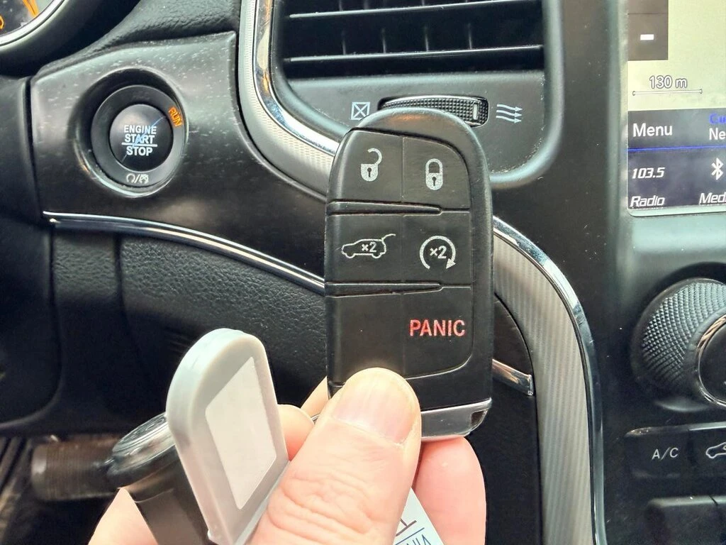 Jeep Grand cherokee Sterling Edition 5.7L| KEYLESS| ПАМЕТ| CARFAX| , снимка 10 - Автомобили и джипове - 54126055