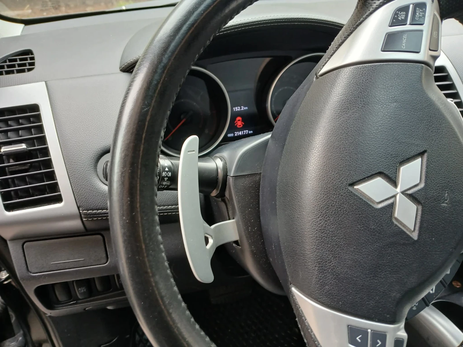 Mitsubishi Outlander 2.2, снимка 14 - Автомобили и джипове - 54946175