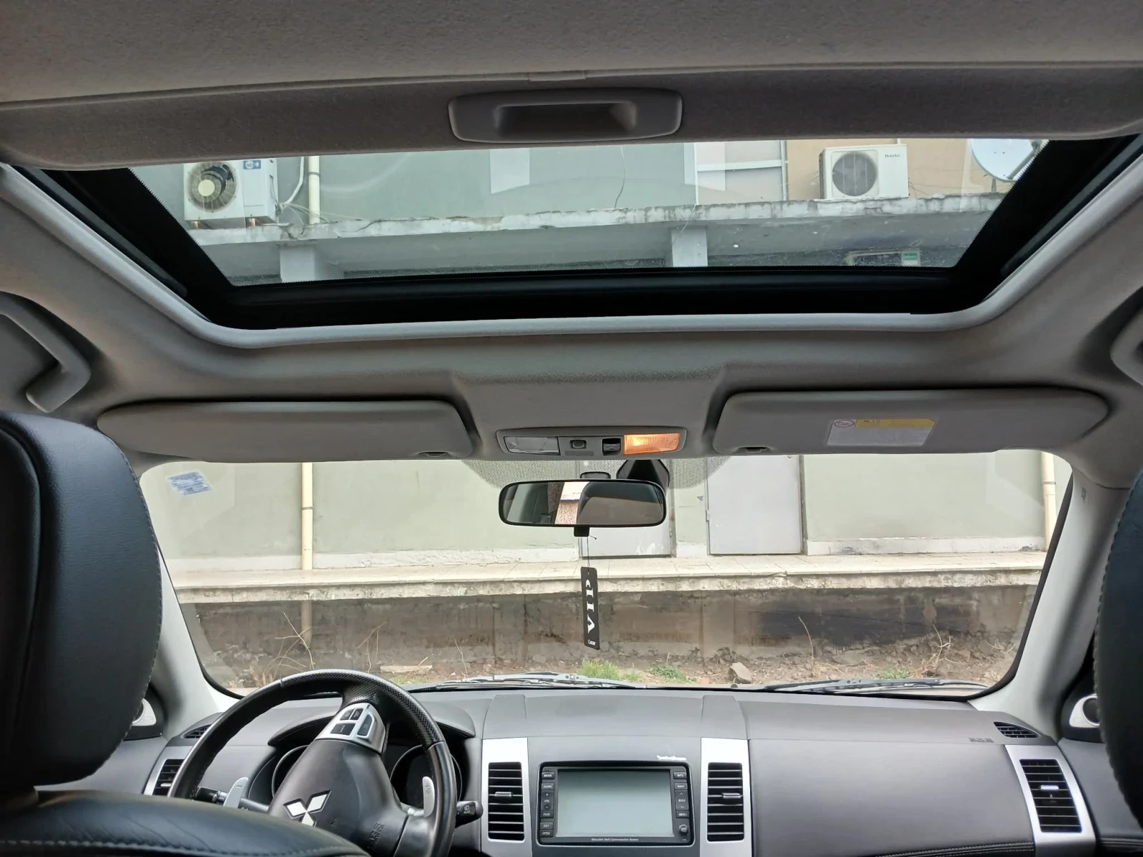 Mitsubishi Outlander 2.2, снимка 11 - Автомобили и джипове - 54946175