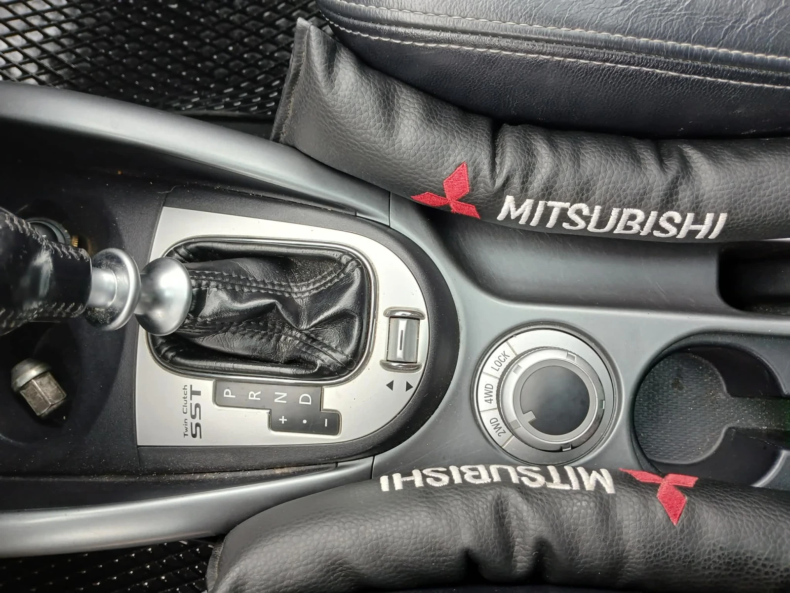 Mitsubishi Outlander 2.2, снимка 13 - Автомобили и джипове - 54946175