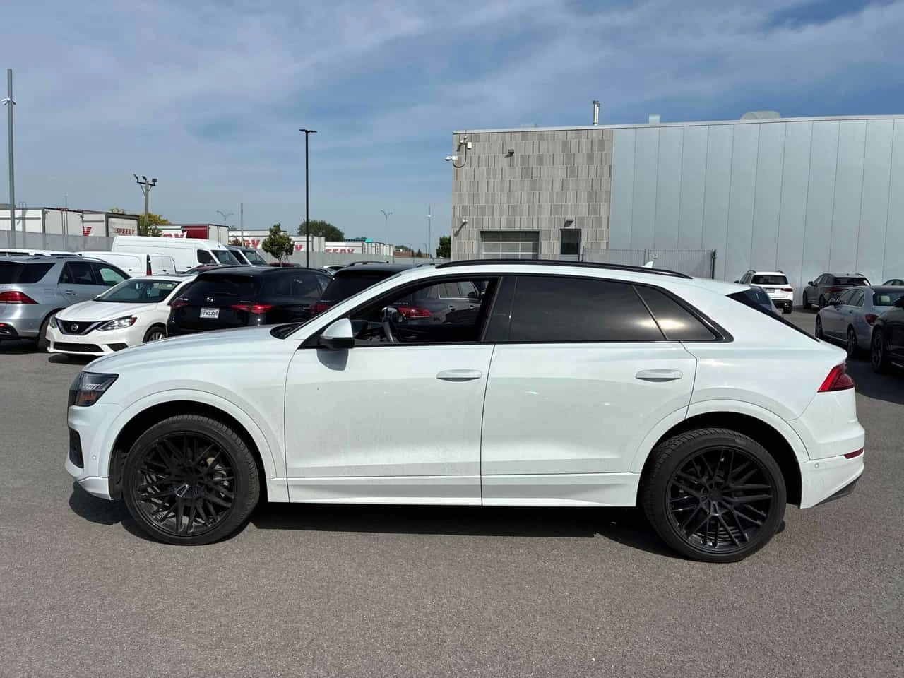 Audi Q8 Technik/ОБДУХВАНЕ/ПАНОРАМА/ДИСТРОНИК/360, снимка 3 - Автомобили и джипове - 55068984