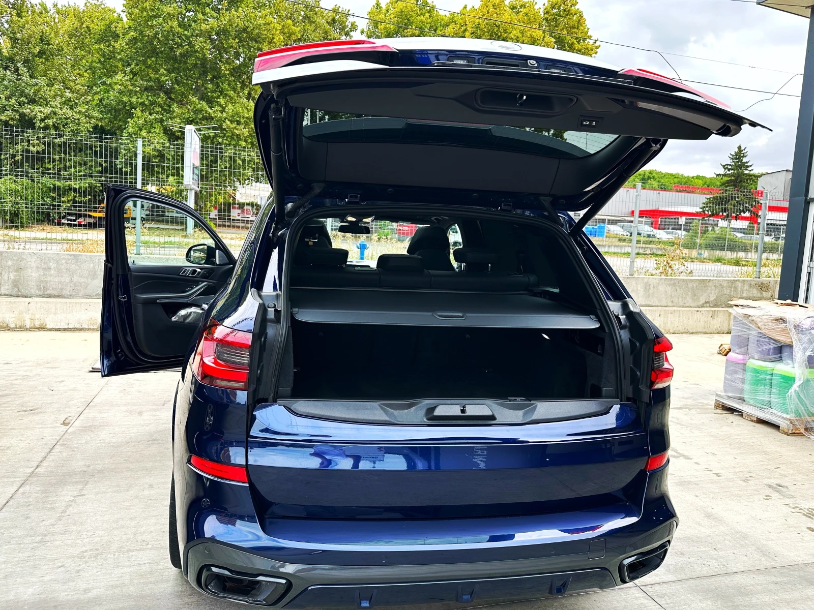 BMW X5 40d M-sport, Bowers&Wilkins, Soft-close, Integral, снимка 6 - Автомобили и джипове - 55384641