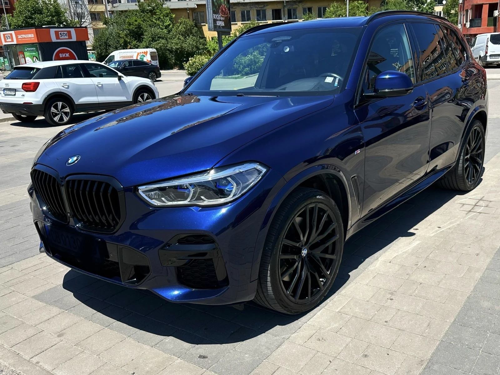 BMW X5 40d M-sport, Bowers&Wilkins, Soft-close, Integral, снимка 2 - Автомобили и джипове - 55384641