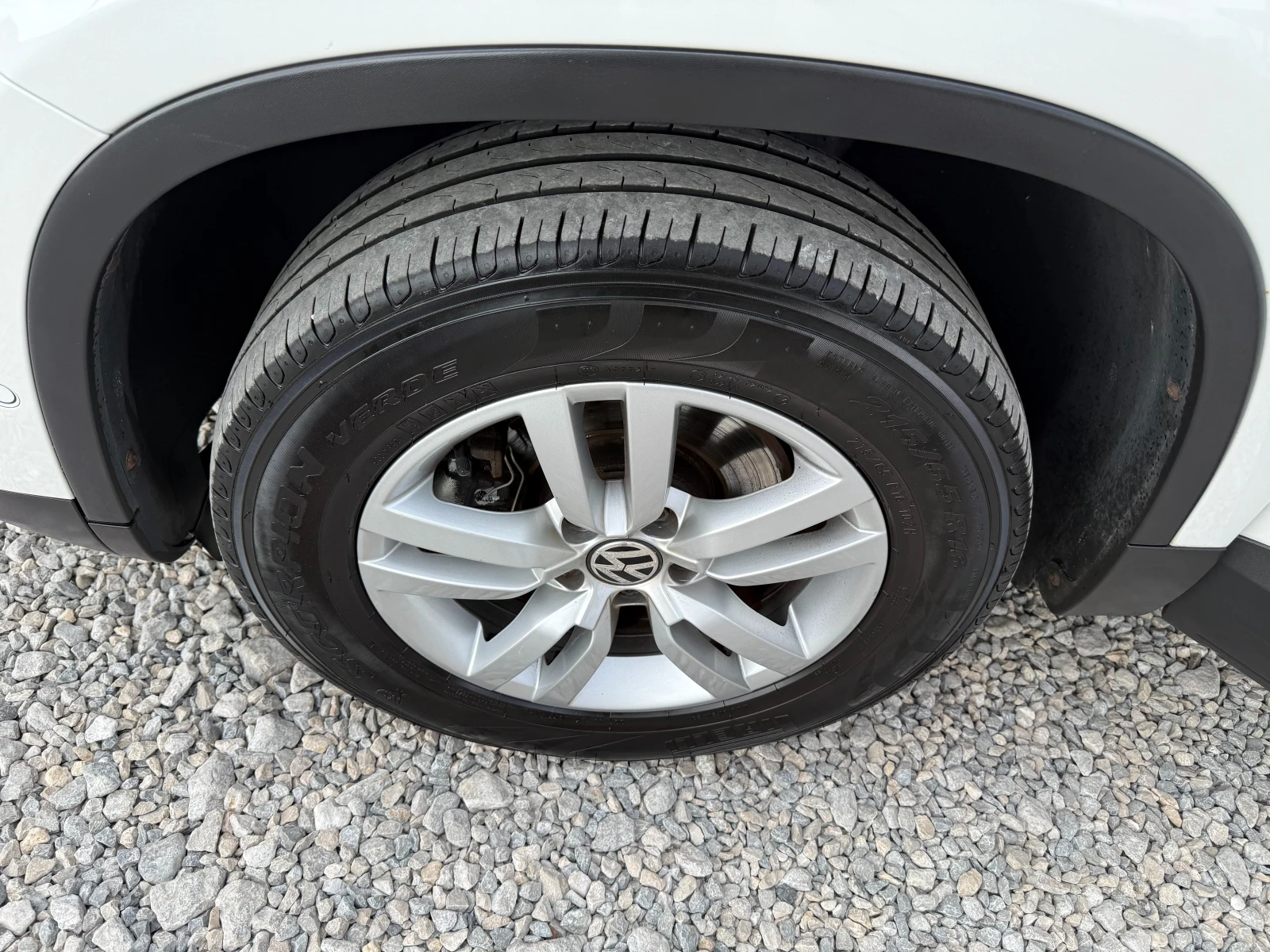 VW Tiguan 2.0 TDI НОВ ВНОС !! FACE LIFT !! ЕВРО 5 !! , снимка 16 - Автомобили и джипове - 55776512