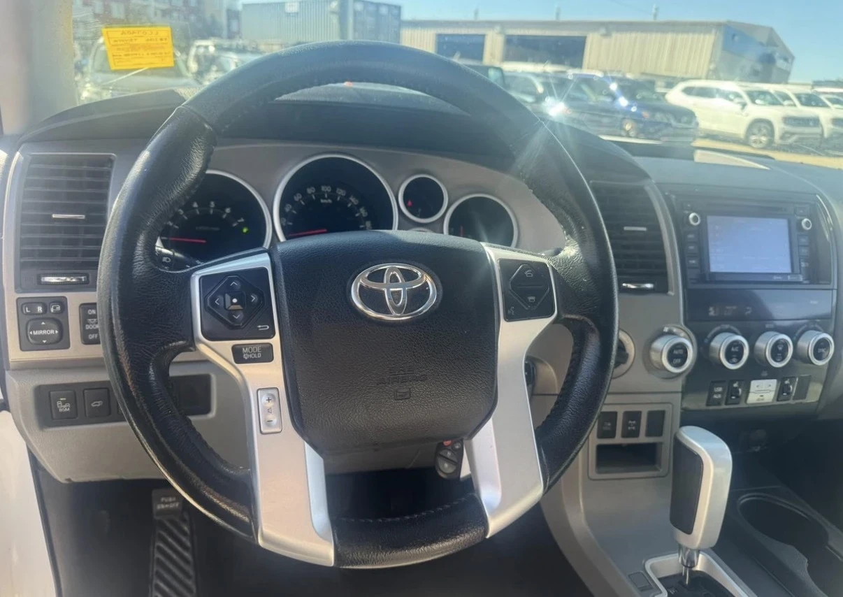 Toyota Sequoia LIMITED * FACELIFT * 4WD * TV * 8 ����� * CARFAX  | Mobile.bg � ����������� 7