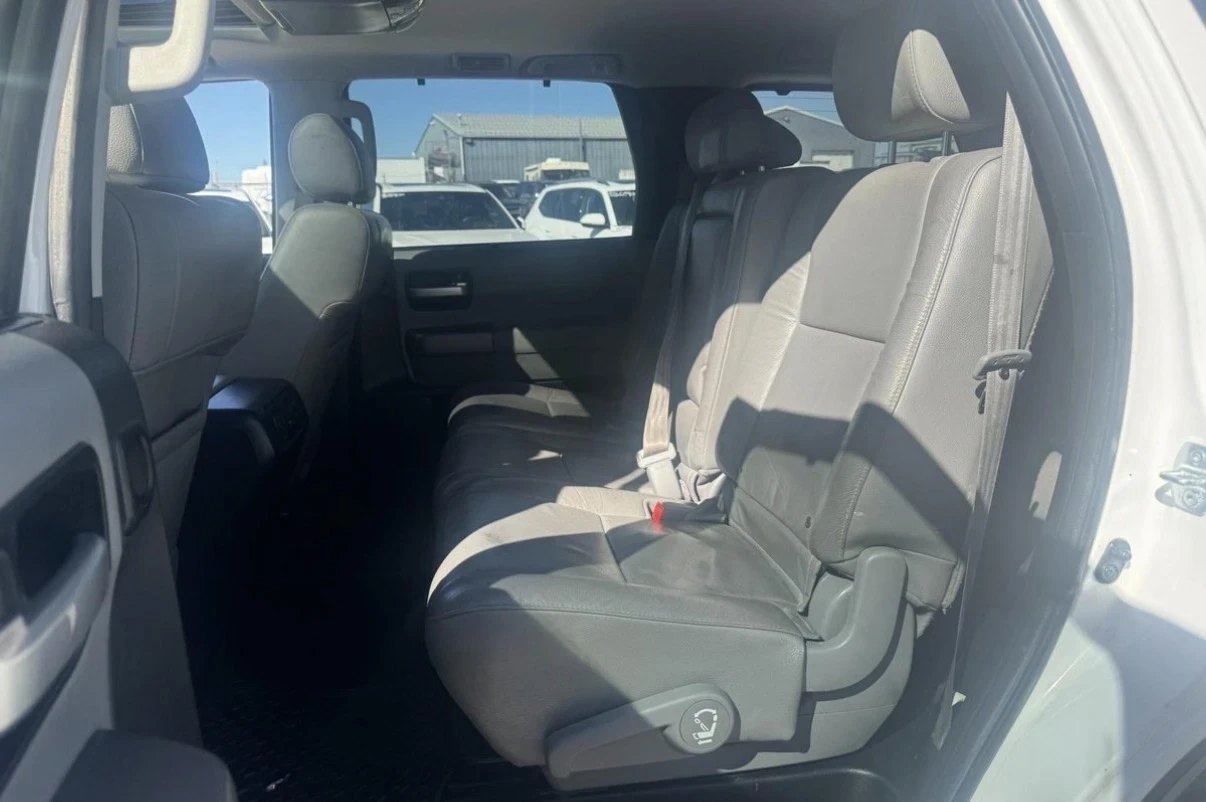 Toyota Sequoia LIMITED * FACELIFT * 4WD * TV * 8 ����� * CARFAX  | Mobile.bg � ����������� 11